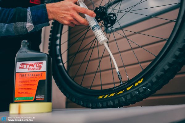 Install Tubeless Tyre